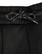 &Scaron;portne hlače - Kontrastne črte - crna