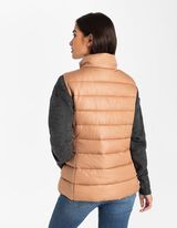 Tepitud vest - &uuml;hev&auml;rviline - beezh