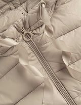 Tepitud vest - pngutusn&ouml;&ouml;riga kapuuts - beezh