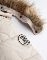 Parka - vetth&uuml;lgav - beezh