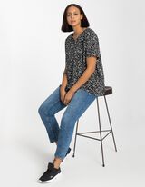 T-s&auml;rk - allover-mustriga - must