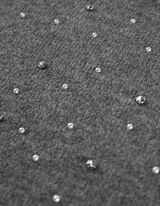 Sweter z dzianiny - ozdobne koraliki - szary