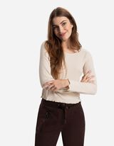 L&uuml;hike pikkade varrukatega s&auml;rk - soonikuline struktuur - valge