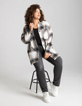 Ko&scaron;ulja - Džep na grudima - bela