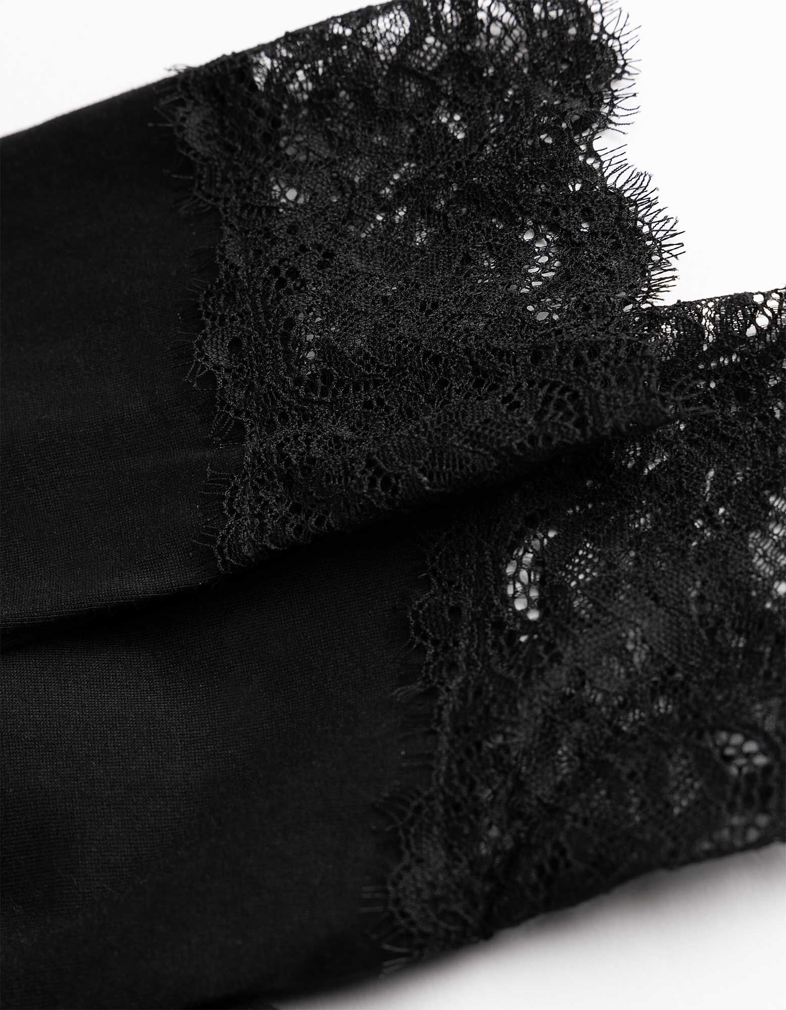 Langarmshirt - Spitzenbesatz - Schwarz