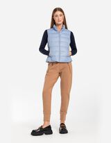 Dygsniuota liemenė - Stati apykaklė - sviesiai melynas