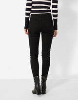 Dž&iacute;nsy - Skinny Fit - Čierna