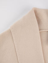 Pikk kardigan - peale&otilde;mmeldud taskud - valge