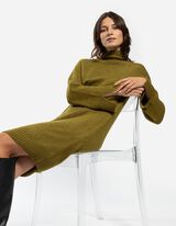 Pletena obleka - Visok ovratnik - svetlo zelena