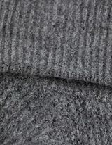 Pletený sveter - Výstrih Carmen - seda