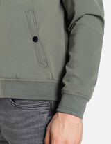 striukė - Nepraleidžia vėjo - sviesiai zalias