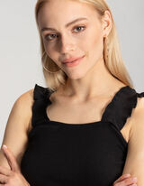 Topp - S&uuml;damekujulise kaelusega - must