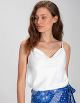 Topp - langev kaelus - valge