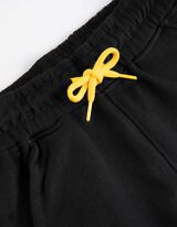 T-s&auml;rgist ja l&uuml;hikestest p&uuml;kstest koosnev komplekt - Pikachu - kollane