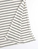 Hossz&uacute; szoknya - Finoman bord&aacute;zott - feher