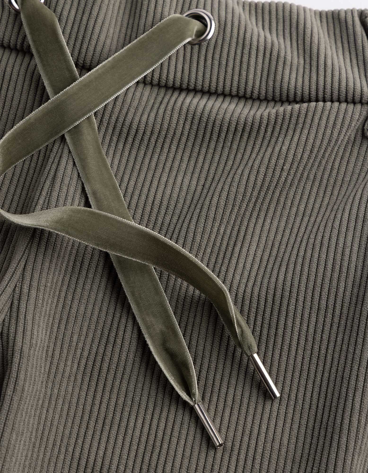 Cordhose - Elastischer Bund - Gr&uuml;n
