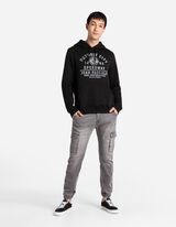 Pulover s kapuco - Sprednja tisk - crna