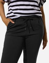 Kapri hlače - Kroj Skinny Fit - črna