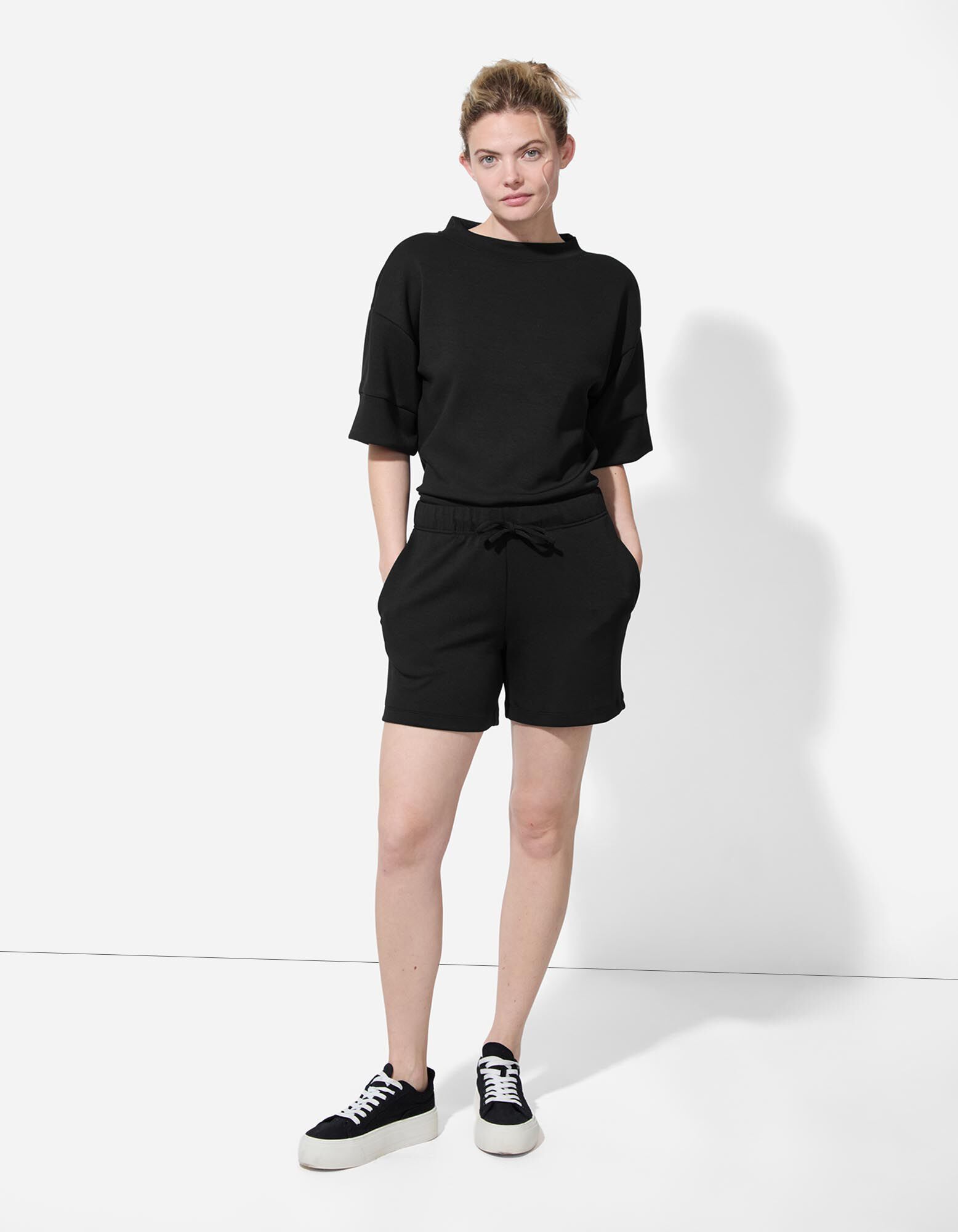 Shorts - einfarbig - Schwarz