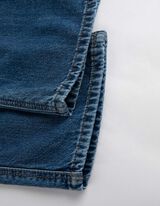 Farmernadr&aacute;g - Enyh&eacute;n bőv&uuml;lő fazon - k&eacute;k