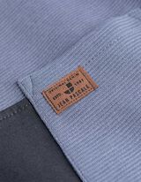 Tričko - N&aacute;prsn&eacute; vrecko - tmavoseda