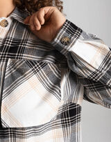 Ko&scaron;ulja - Džep na grudima - bela