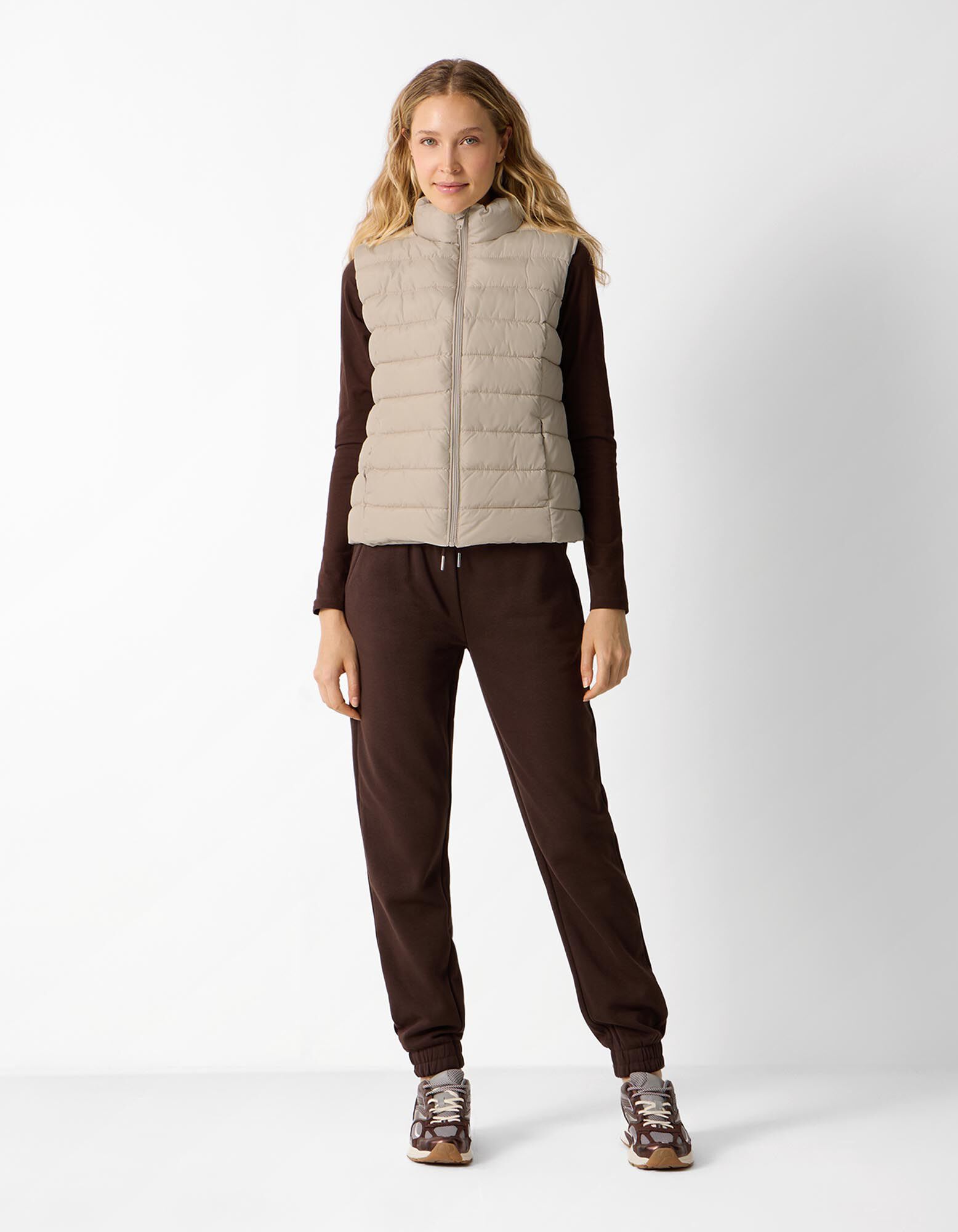 Pre&scaron;&iacute;van&aacute; vesta - Regular Fit - B&eacute;žov&aacute;