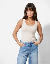 Ujjatlan felső - Strasszokkal - b&eacute;zs