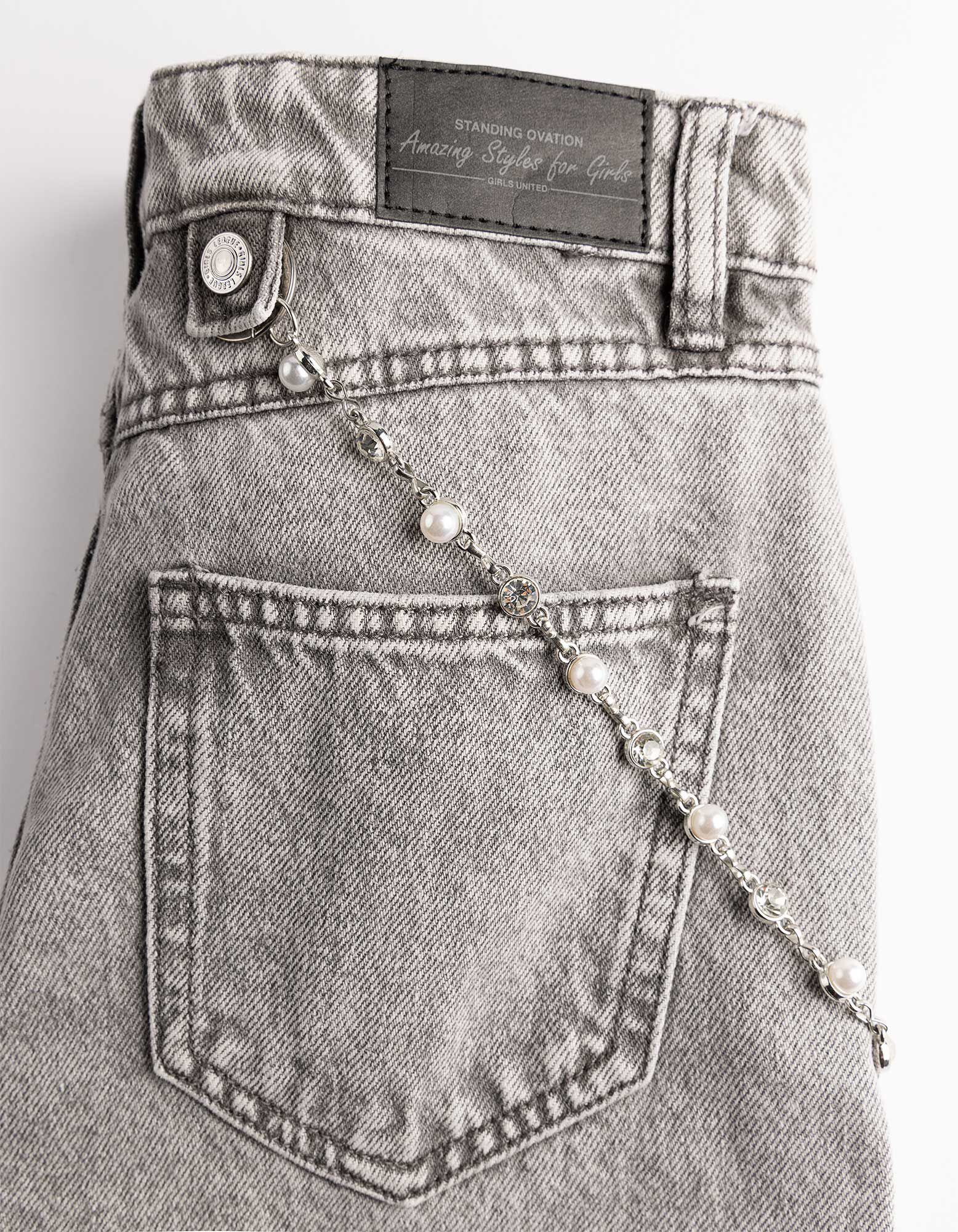 Jeans - Kettedetail - Grau