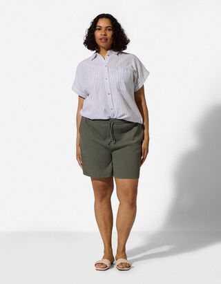 Shorts - Material-Mix - Gr&uuml;n