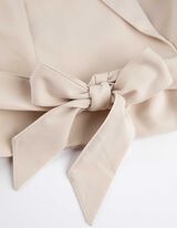 kamizelka - wiązany pasek - bialy