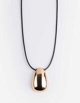 Řetízek  - Amulet - cerná