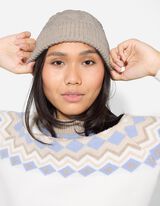 Sapka - k&aacute;belk&ouml;t&eacute;s - b&eacute;zs