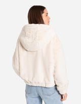 kab&aacute;t - Műszőrme - b&eacute;zs