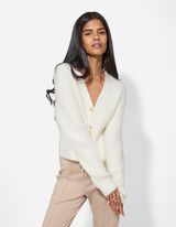 Kardig&aacute;n - K&ouml;t&ouml;tt ruha - feher