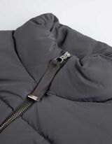 Dygsniuota liemenė - Atstumia vandenį - tamsiai pilkas