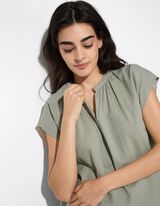 Pluus - &uuml;hev&auml;rviline - heleroheline