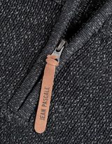 Troyer - naszywka z logo - czarny