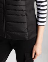 Pro&scaron;iveni prsluk - Kapuljača - crna