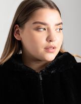 Ve&scaron;tačko krzno - crno