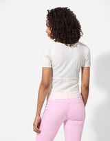 T-s&auml;rk - h&otilde;lmikstiilis - valge