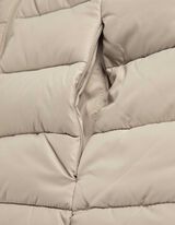 Tepitud vest - pngutusn&ouml;&ouml;riga kapuuts - beezh