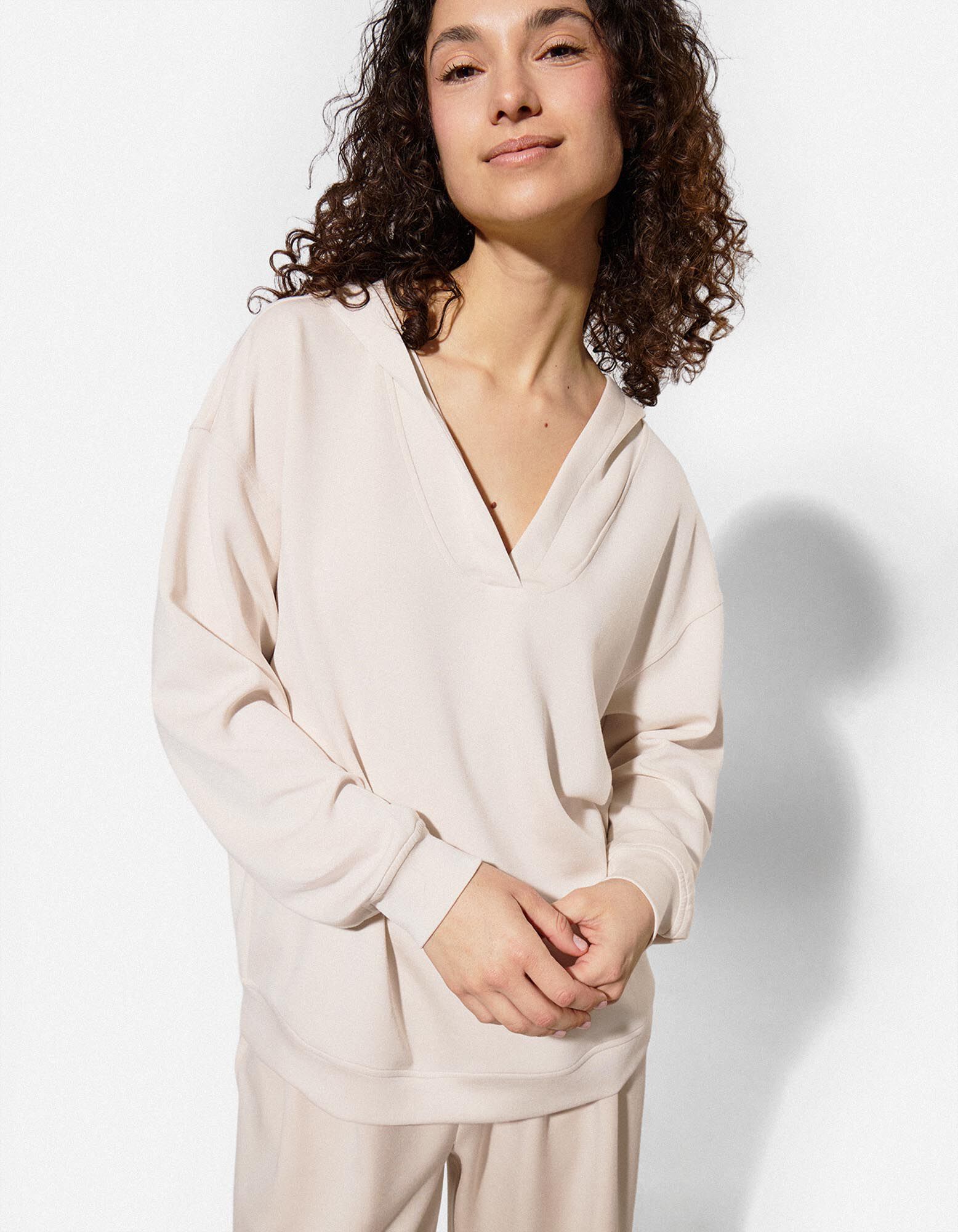 Hoodie - V-Ausschnitt - beige