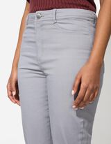 Capri-stiilis p&uuml;ksid - &uuml;hev&auml;rviline - hall