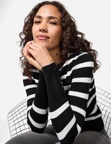 Strickpullover - Zierknöpfe - weiß