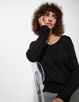 Žebrovaný pletený svetr - V výstřih - cerná