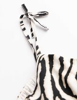 Maksi haljina - &Scaron;areni print - bela