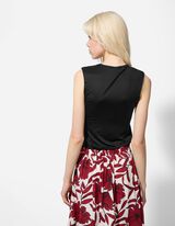 Ujjatlan felső - Sz&ouml;gletes nyakkiv&aacute;g&aacute;s - fekete