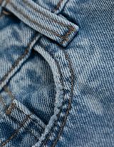 dżinsy - wzór na całej powierzchni - jasny niebieski