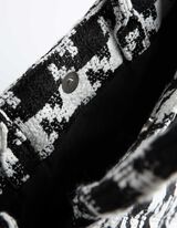 Houndstooth print - crno